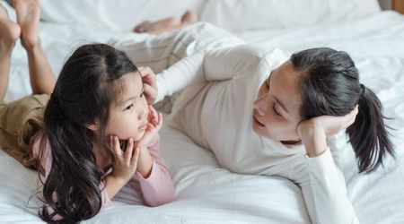 Mom’s bedtime routine for her kids was criticized—her unexpected response left people applauding