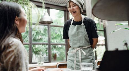 Server was about to call in sick from work, but decided to go anyway — an encounter with a celebrity couple changed her life