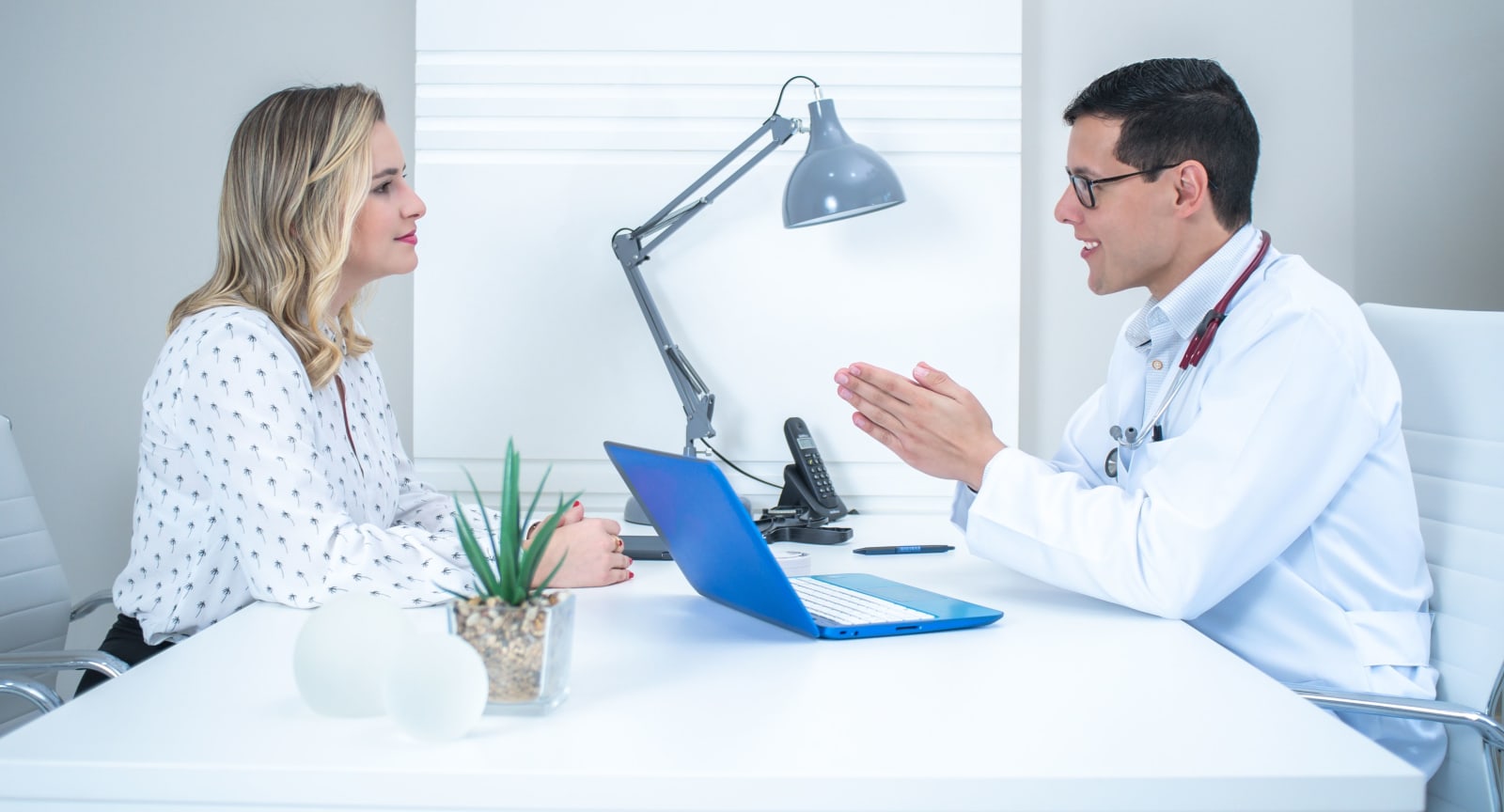 A doctor conducts a patient consultation (Representative Image Source: Pexels | Lucas Guimarães Bueno)