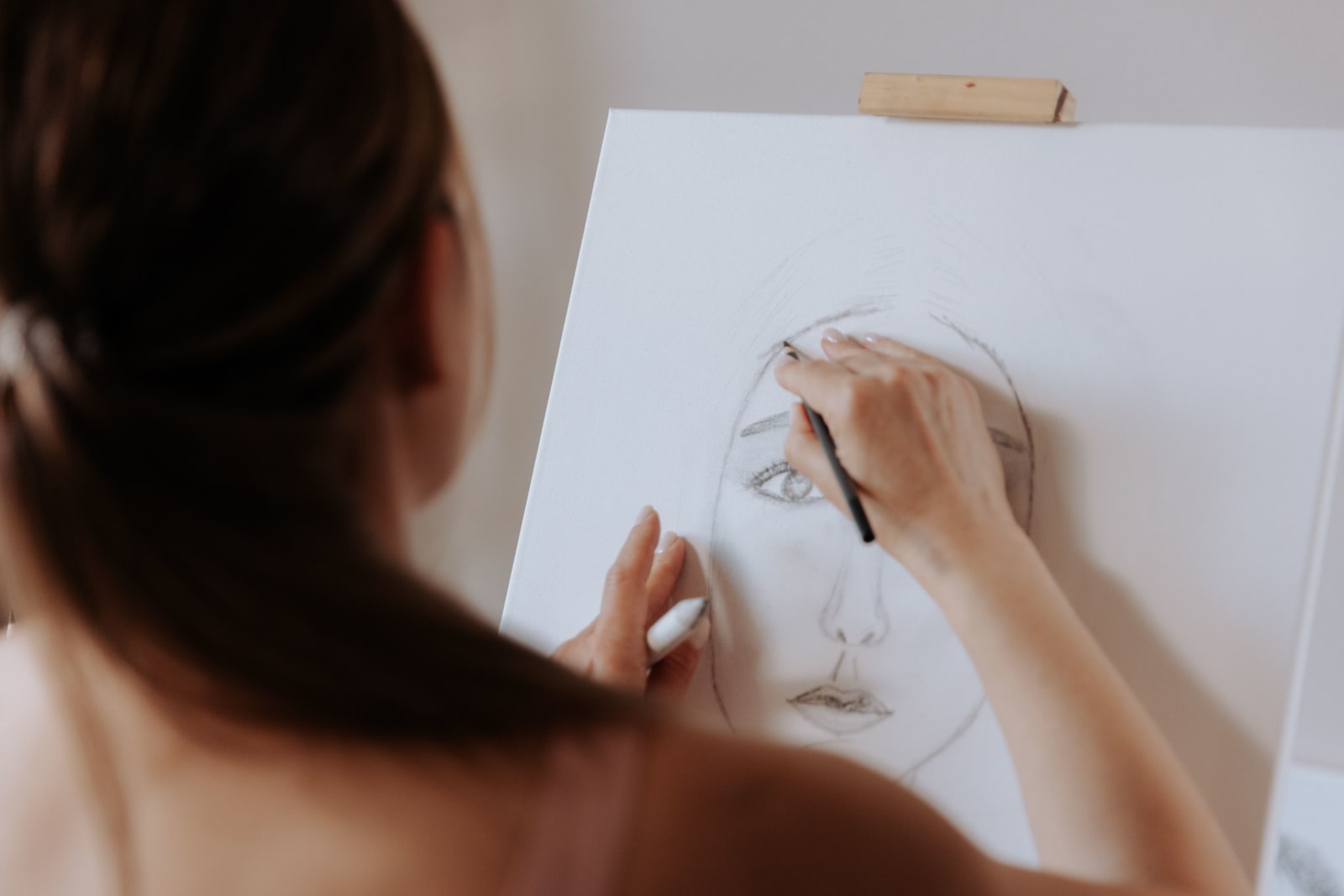Woman sketching (Representative Image Source: Pexels | Angelica Reyn)