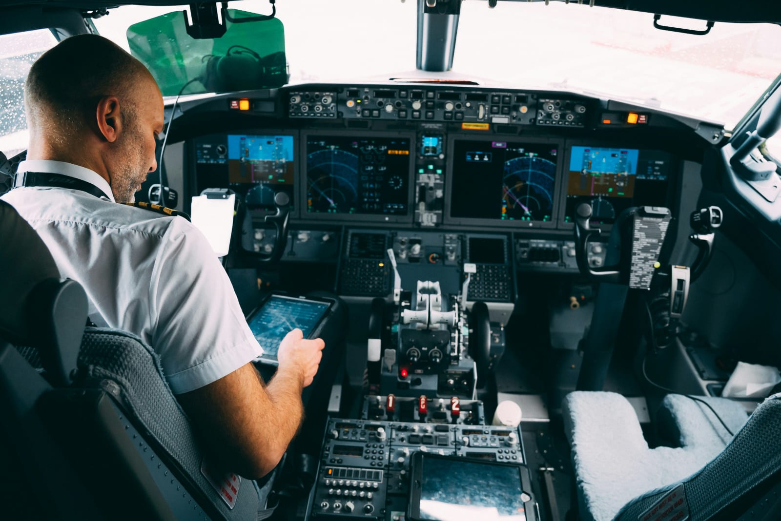 A pilot is managing the aircraft from the cockpit. (Representative Image Source: Unsplash| Nejc Soklič)