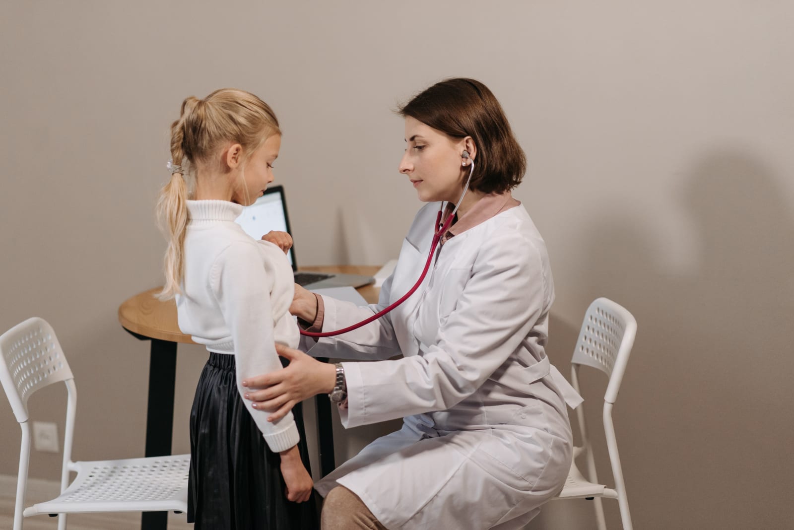A pediatrician listens to a child's heartbeat (Representative Image Source: Pexels | Pavel Danilyuk)