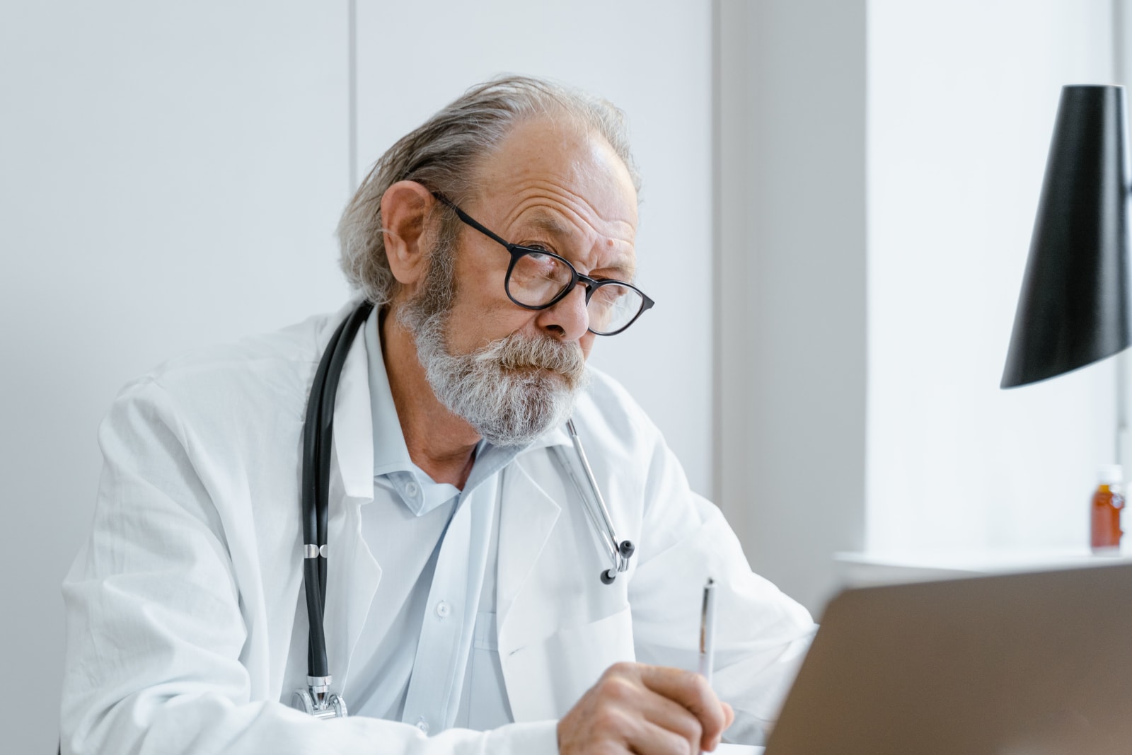 Elderly doctor in chamber. (Representative Image Source: Pexels | Tima Miroshnichenko)