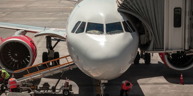 Front view of a commercial airplane (Representative Image Source: Pexels, Alex Quezada)