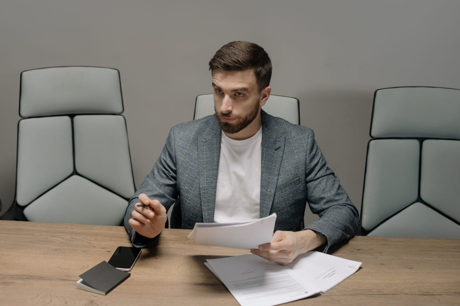 A manager looks annoyed. (Representative Image Source: Pexels| cottonbro studio)