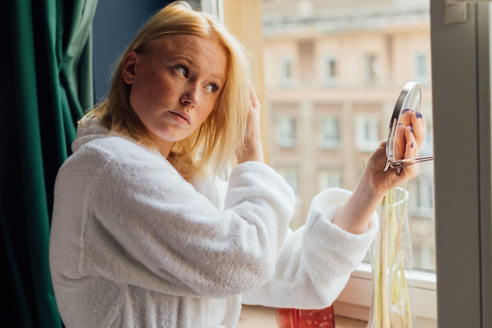 A woman getting ready for a date. (Representative Image Source: Pexels| KoolShooters)
