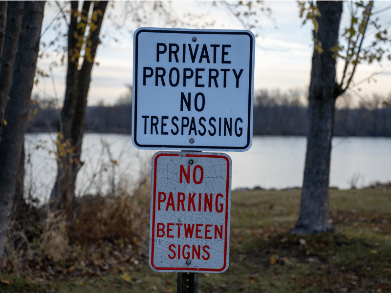 Private Property and no parking sign board.